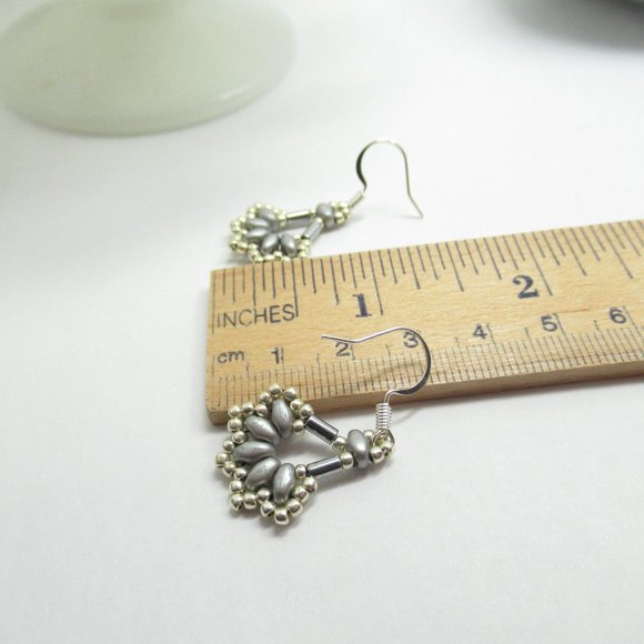 Hand stitched fan earrings - Picture 5 of 6